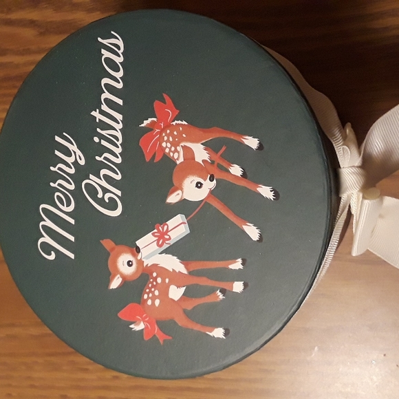 Other - Merry Christmas round box / BUNDLE ONLY